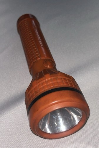 Ancienne lampe torche - ancienne, en