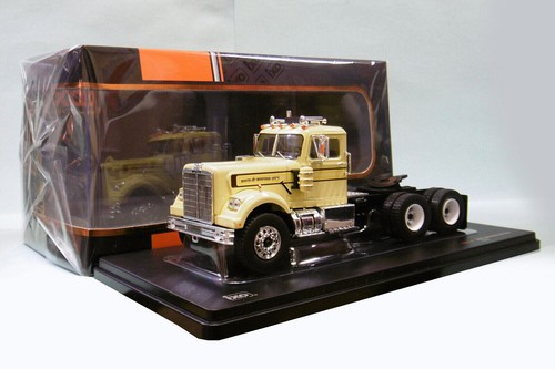 White western star - white, 1970