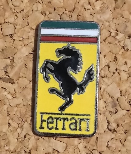 Pin ferrari cheval voiture - pin's,