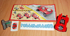 FF044 Voiture Rouge + Carte/BPZ Kinder Surprise Italie 2014/2015 Élastique Cars