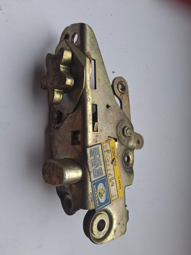 Serrure avant peugeot 403 - serrure,