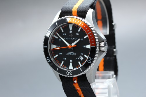 Presque comme neuve montre - [presque,
