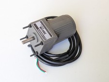 Moteur à induction AC monophasé 220v - 6w - Avec Reducteur 1:15 - 90 Rpm