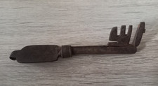 Superbe Clé , Clef Ancienne - Porte, Serrure, Coffre, Key Tête Gravée Fer Forgé