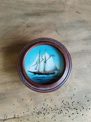 Ancienne petite boîte - , ronde
