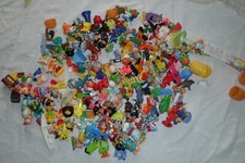 KINDER lot vrac et Pieces dont ancien 900 grammes ou 0.9 Kg
