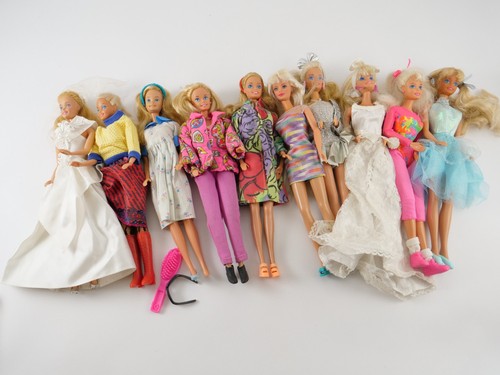 Lot poupées barbie - 10,
