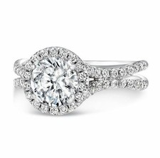 Bague halo de fiançailles en