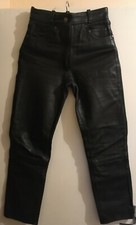 PANTALON EN CUIR pleine fleur