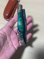 Couteau Laguiole 440 pliant manche vert + étui cuir tire-bouchon