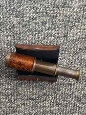 Télescope ancien en laiton