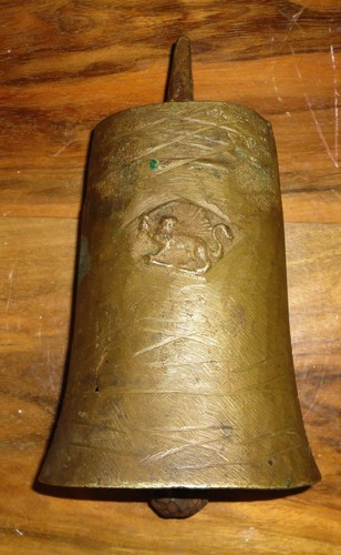 Cloche bronze ancienne - cloche,