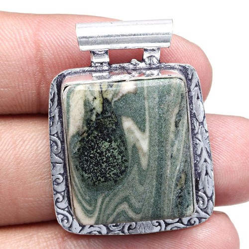 Pendentif pierre précieuse