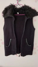 Gilet sans manches, noir avec fourrure, Taille M, en tbe
