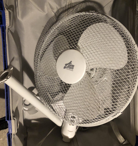 Ventilateur sur pied blanc