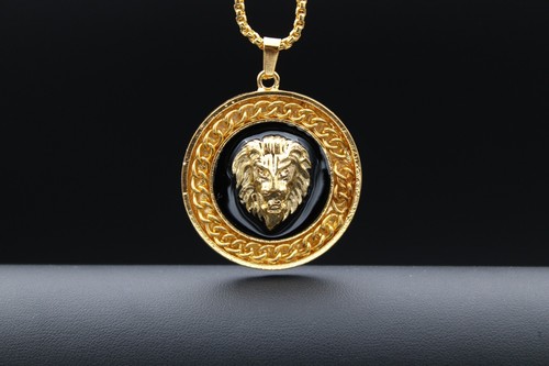 Collier médaillon lion