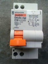 1 disjoncteur différentiel