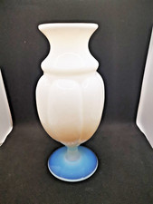 BEAU   VASE ANCIEN EN OPALINE