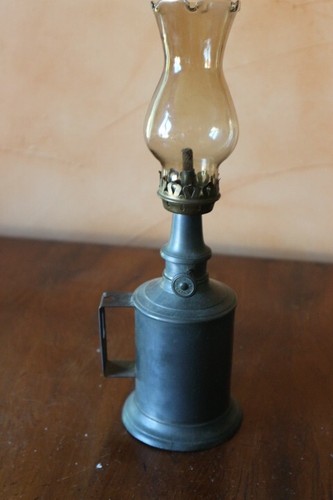 Ancienne lampe petrole - ancienne, a