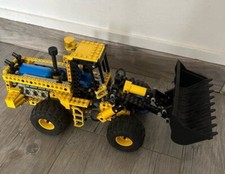 Lego vintage technic 8459 Pneumatic Front End Loader complete with instructions
