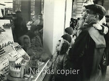 DEVANTURE de MAGASIN vers 1960 enfants photo 17 x 23 cm E. HUBERT vitrine
