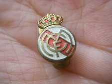 ancien insigne badge émaillé du club du real de Madrid football