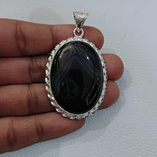 Pendentif ovale pierre