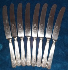 8 Couteaux à fromage manches