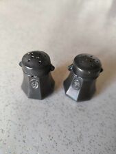 Salière Poivrière étain du Manoir Paris France ht 4 cms