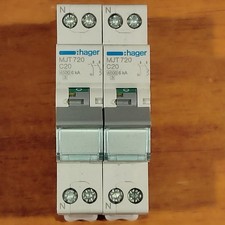 Lot de 2 disjoncteurs HAGER