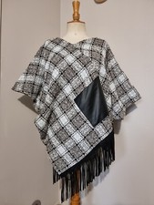 NNBL BY NANA BAILA : SUPERBE CAPE EN TWEED POCHE DEVANT ET FRANGES