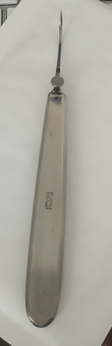 Ancien instrument chirurgie - ,