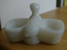 VALLERYSTHAL SALIERE OPALINE MILK GLASS