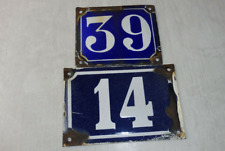 Anciennes plaques émaillées bombées de rue bleue, chiffre blanc, n° 14 et 39