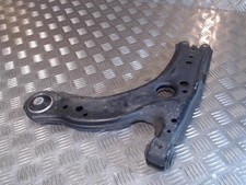 Triangle avant droit