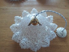 ancienne lampe, belle ancienne lampe suspension avec opaline bleu . 1940.