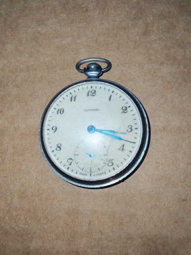 Ancienne montre mécanique - , a