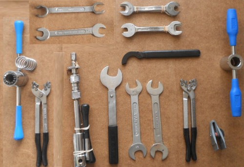 Outillage var - outillage,