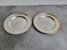 PAIRE D'ASSIETTES EN METAL