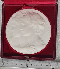 MÉDAILLE 1896 EN PORCELAINE DE SEVRES FRANCE et RUSSIE  visite tsar Nicolas II