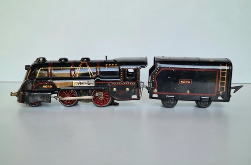 Ancienne locomotive vapeur - ancienne,