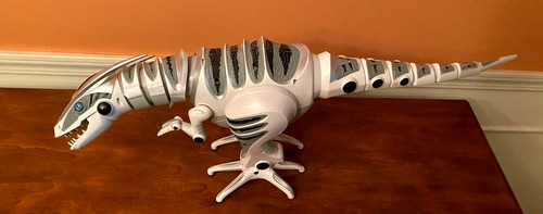 Wowwee roboraptor robotic - wowwee,