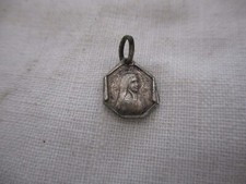 ANCIENNE MEDAILLE RELIGIEUSE SAINTE BERNADETTE SOUBIROUS