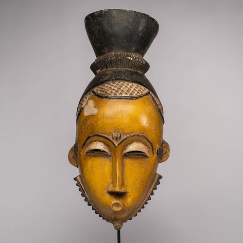 1023 masque baoule avec - avec, socle