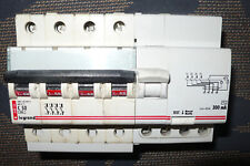 DISJONCTEUR DIFFERENTIEL 4POLE