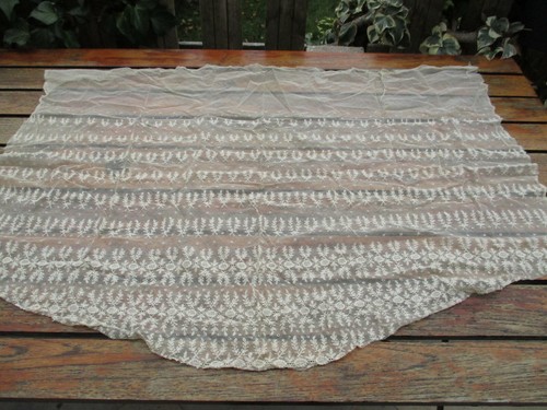 Morceau tulle brodé ancien - tulle,