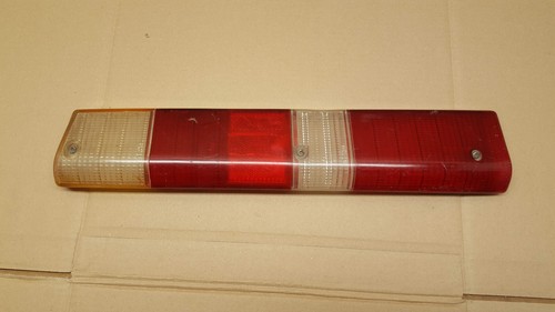 Cabochon feu arriere gauche - arriere,