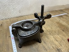 Presse a Viande Titan À Vis old tool  outil ancien de cuisine Ref 73.0
