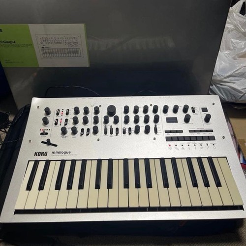 Synthétiseur analogique