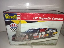 MAQUETTE REVELL 7145 - 1/25 - N°17 SUPERFLO CAMARO  - COMPLET